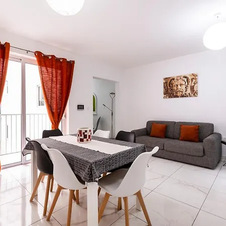 Modern & Spacious In The Heart Of By 360 Estates * Pietà