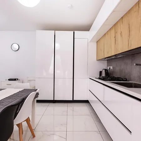 Modern & Spacious In The Heart Of By 360 Estates Appartement
