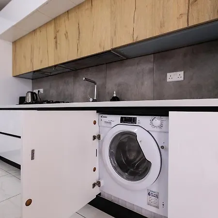 Modern & Spacious In The Heart Of By 360 Estates * Pietà