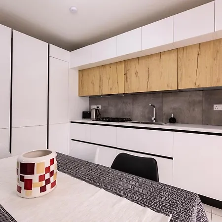 Modern & Spacious In The Heart Of By 360 Estates *