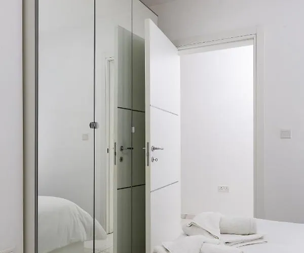 Modern & Spacious In The Heart Of By 360 Estates Daire