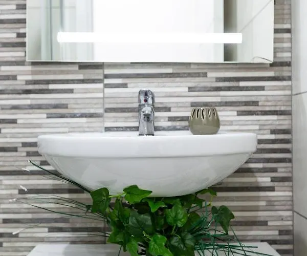 Daire Modern & Spacious In The Heart Of By 360 Estates