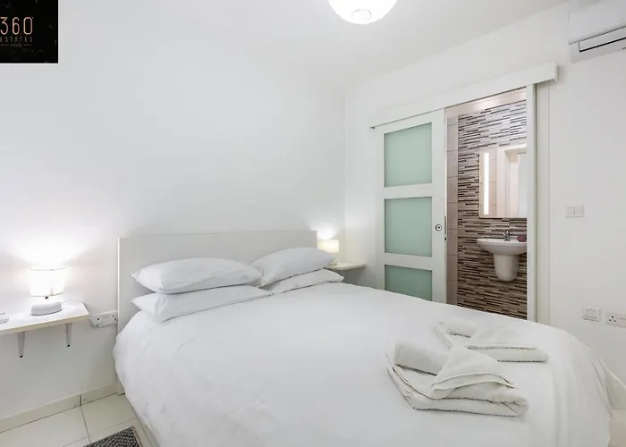 Modern & Spacious In The Heart Of By 360 Estates Daire