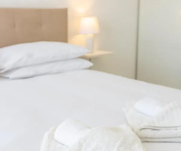 Modern & Spacious In The Heart Of By 360 Estates Daire Pietà