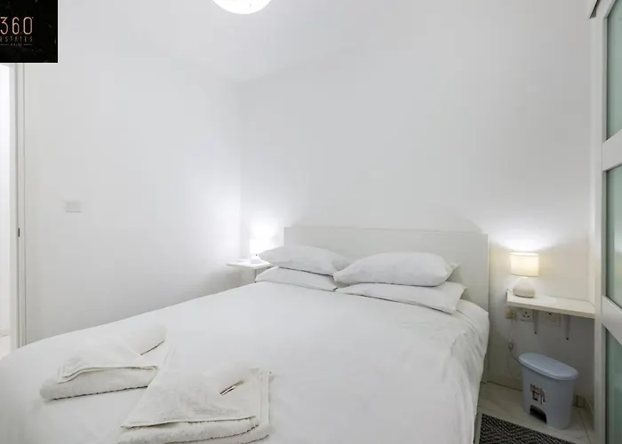 Modern & Spacious In The Heart Of By 360 Estates Daire